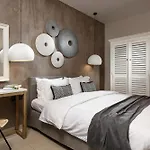 Nikoleta And タソス