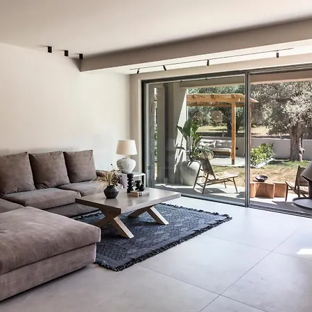Nikoleta Luxury タソス