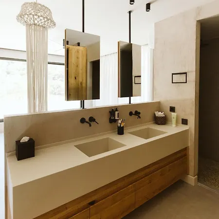 Nikoleta And Otel 3*