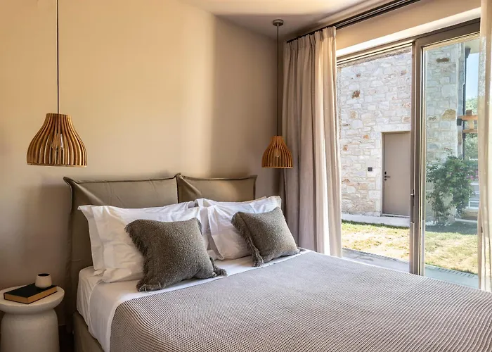 Nikoleta And Otel 3*