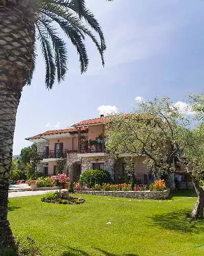 Nikoleta And 3* 萨索斯